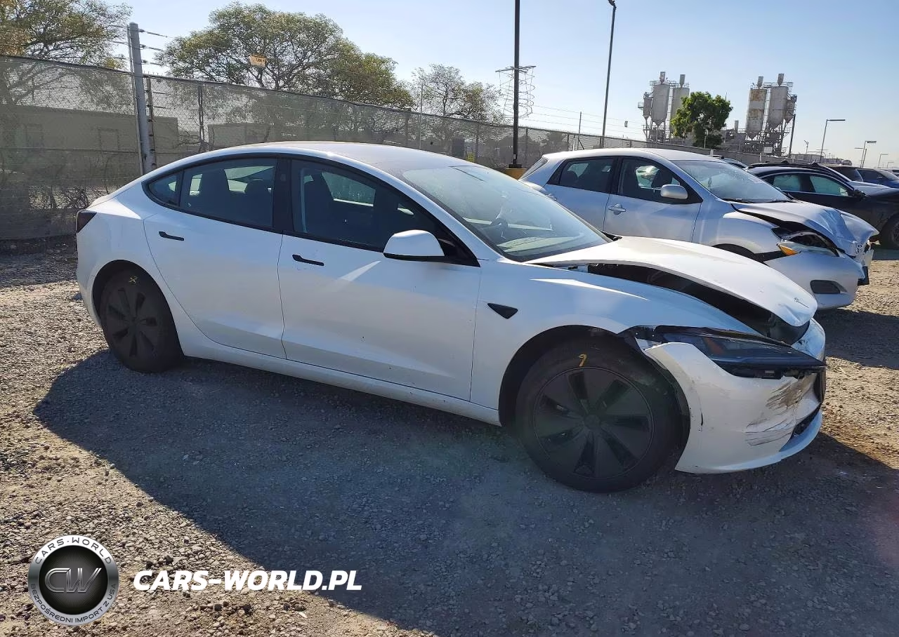 2025 Tesla Model 3 VIN:5YJ3E1EA4SF975496 - 4