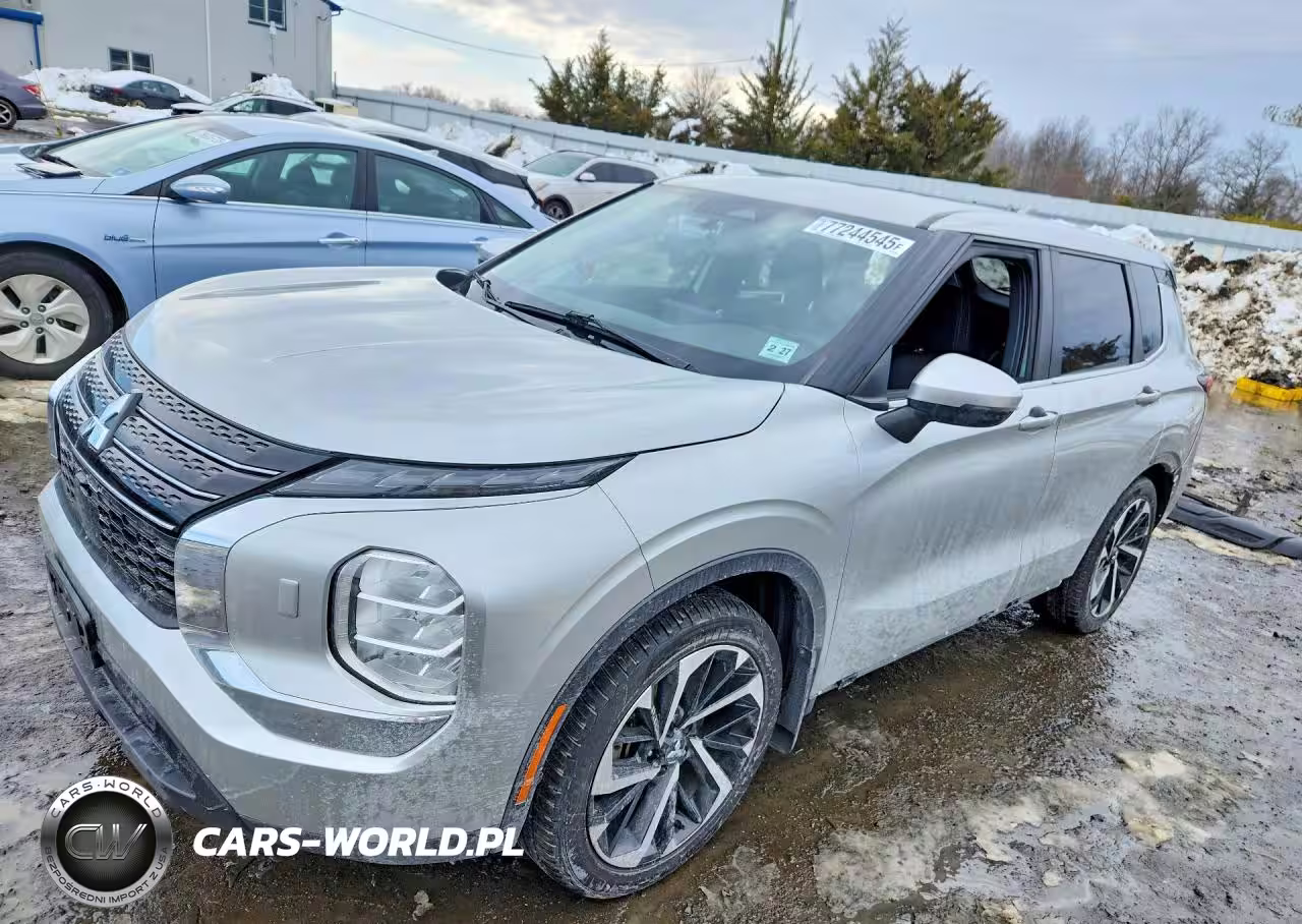 2022 Mitsubishi Outlander Es