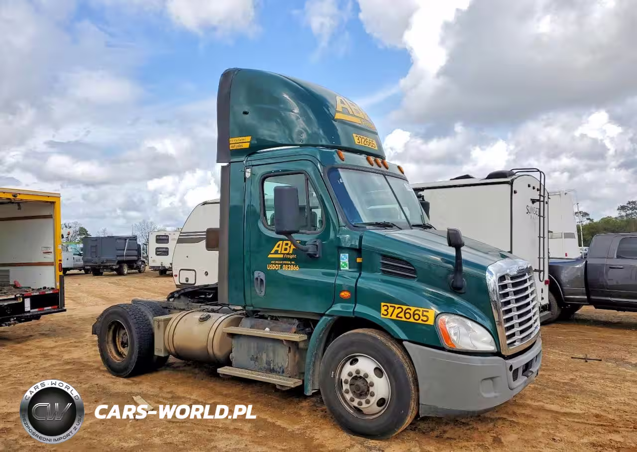 2018 Freightliner Cascadia 113
