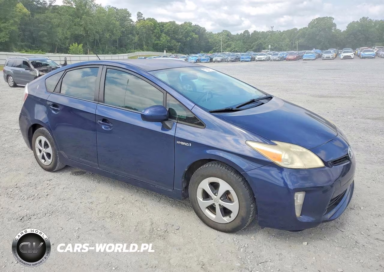 2013 Toyota Prius Two VIN:JTDKN3DU0D1729494 - 4