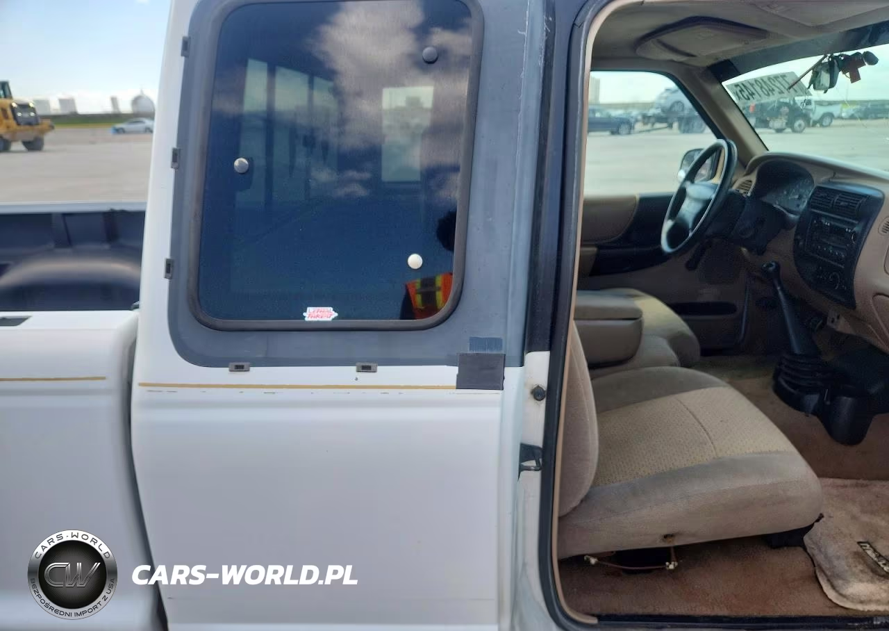 1999 Mazda B2500 Cab Plus VIN:4F4YR16C0XTM40185 - 10