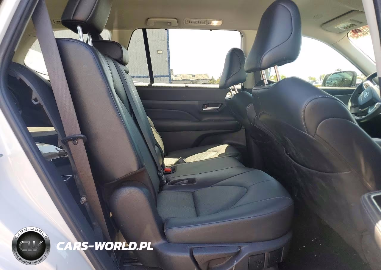 2024 Toyota Grand Highlander Xle VIN:5TDAAAB53RS030586 - 10