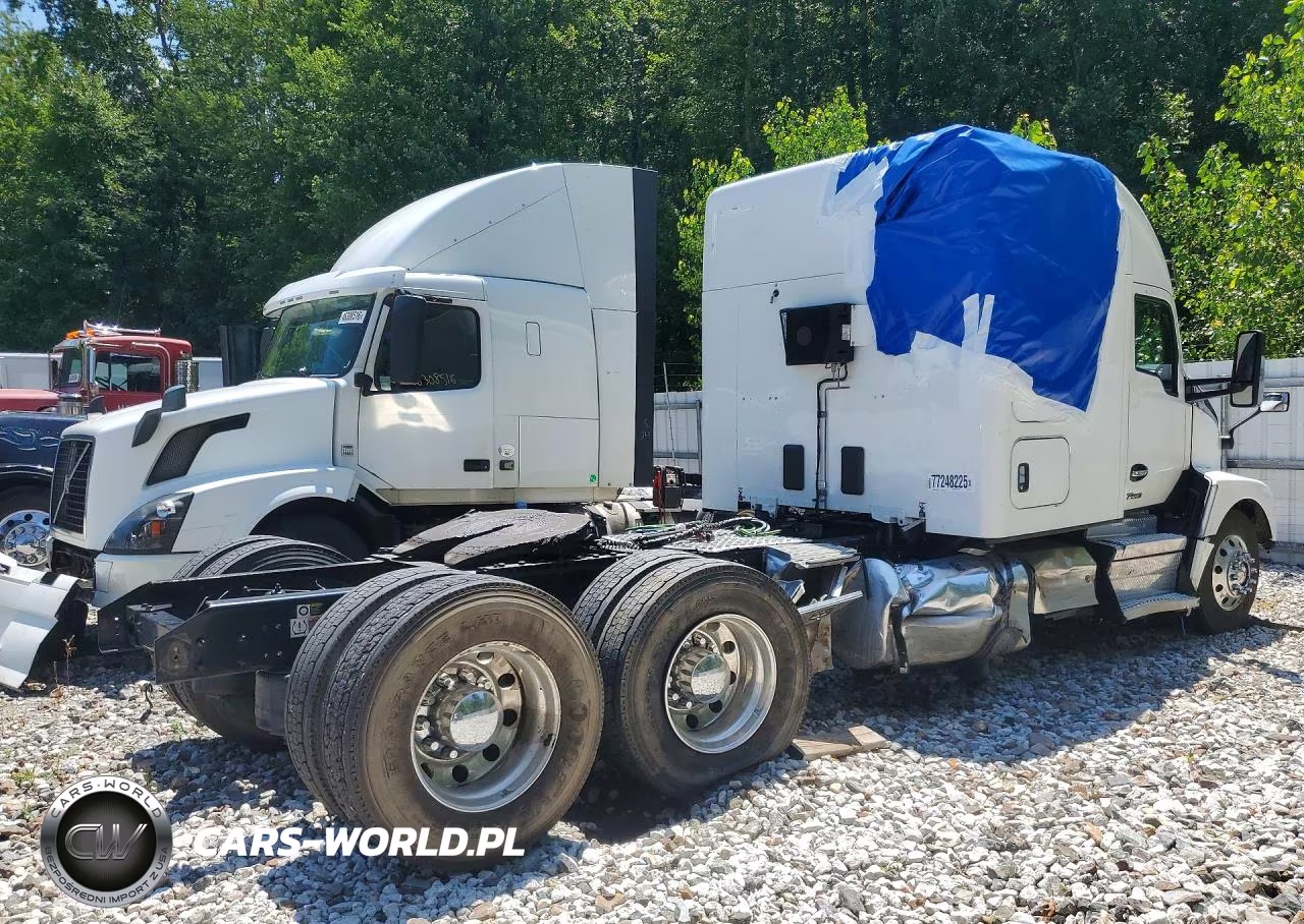 2023 Kenworth T680 Semi Truck VIN:1XKYD49X0PJ255156 - 3