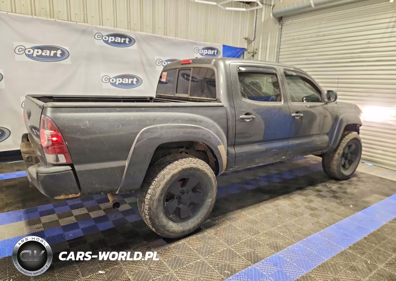 2011 Toyota Tacoma Double Cab VIN:3TMLU4EN8BM066275 - 3