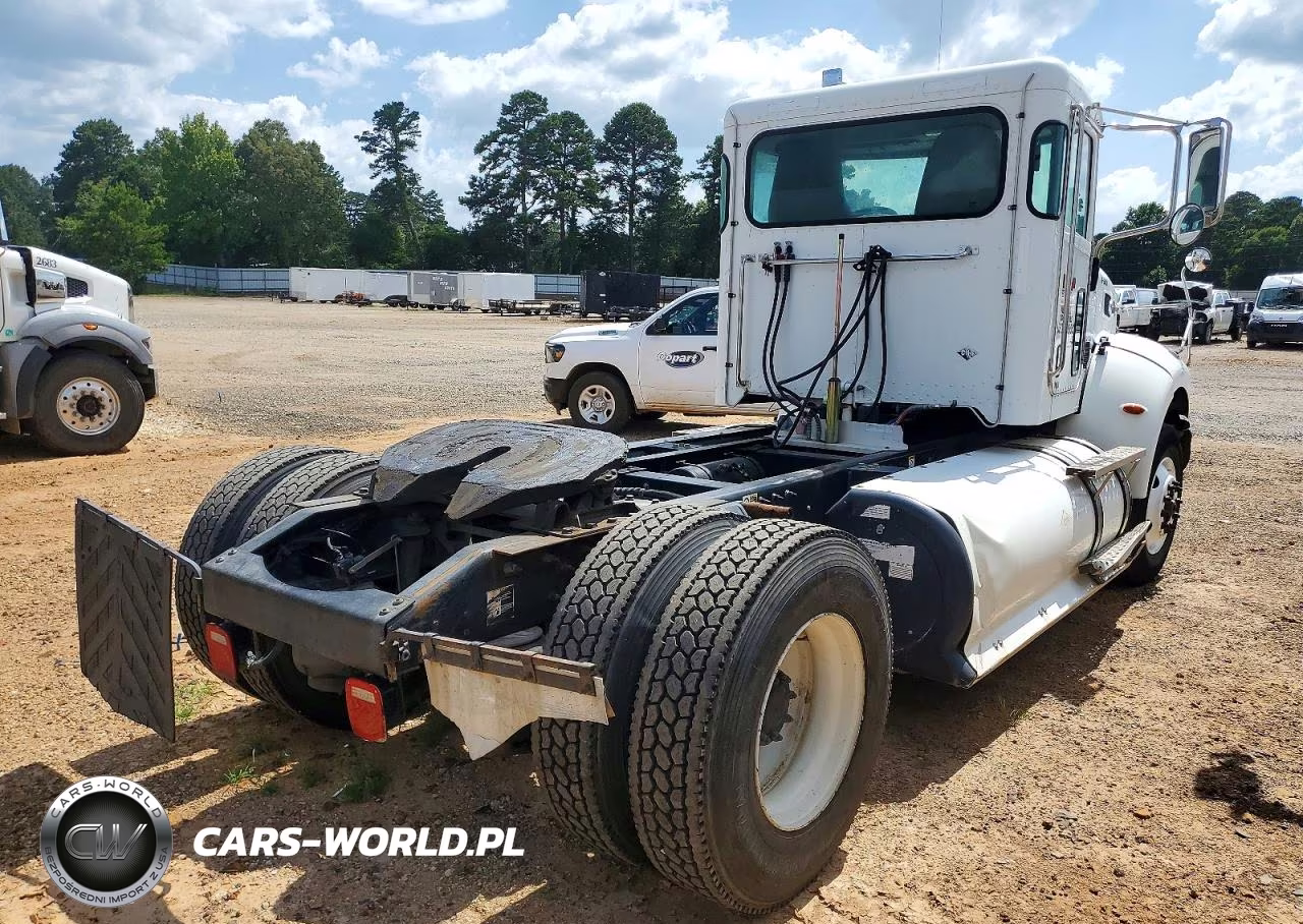 2016 Peterbilt 337 Semi Truck VIN:2NP2A27X7GM345018 - 4