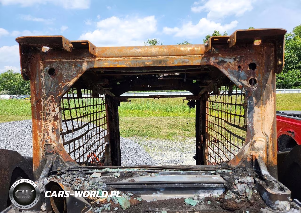 2016 Kubota Skid Steer Loader VIN:JKUS0651H01S10446 - 6