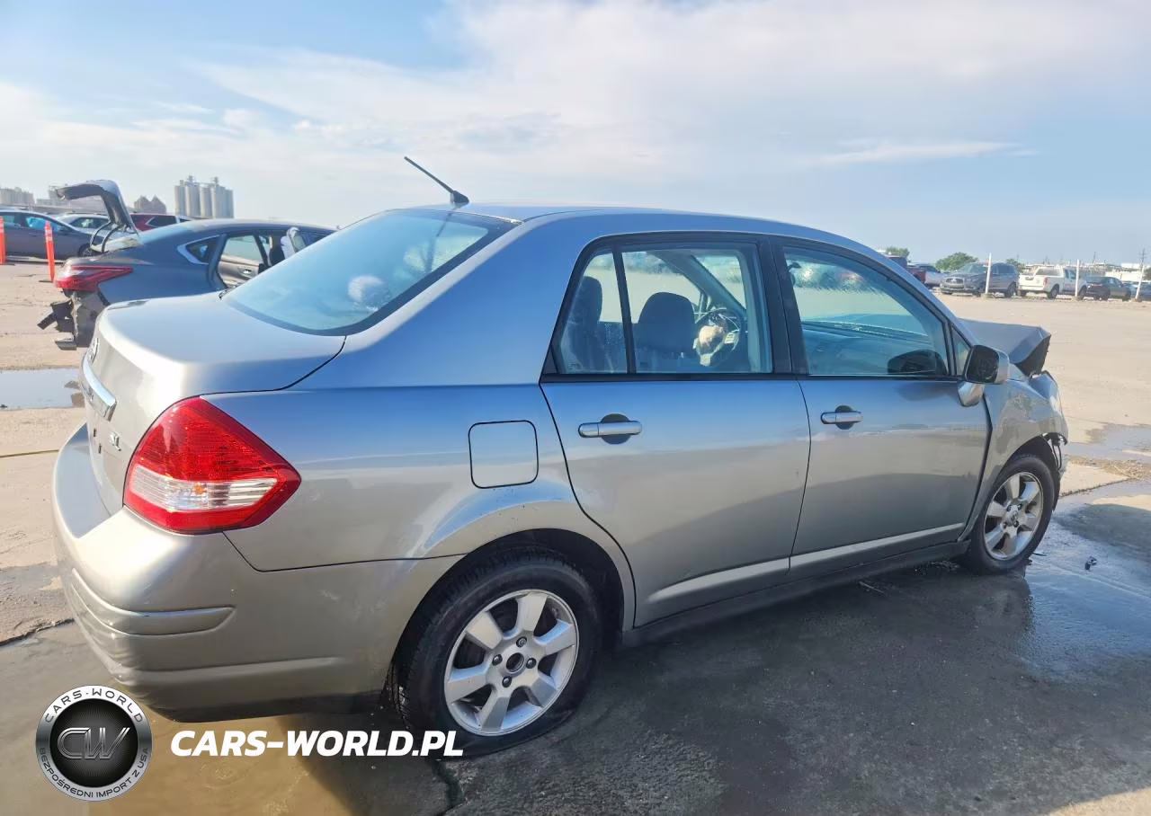 2011 Nissan Versa S VIN:3N1BC1AP2BL421776 - 3
