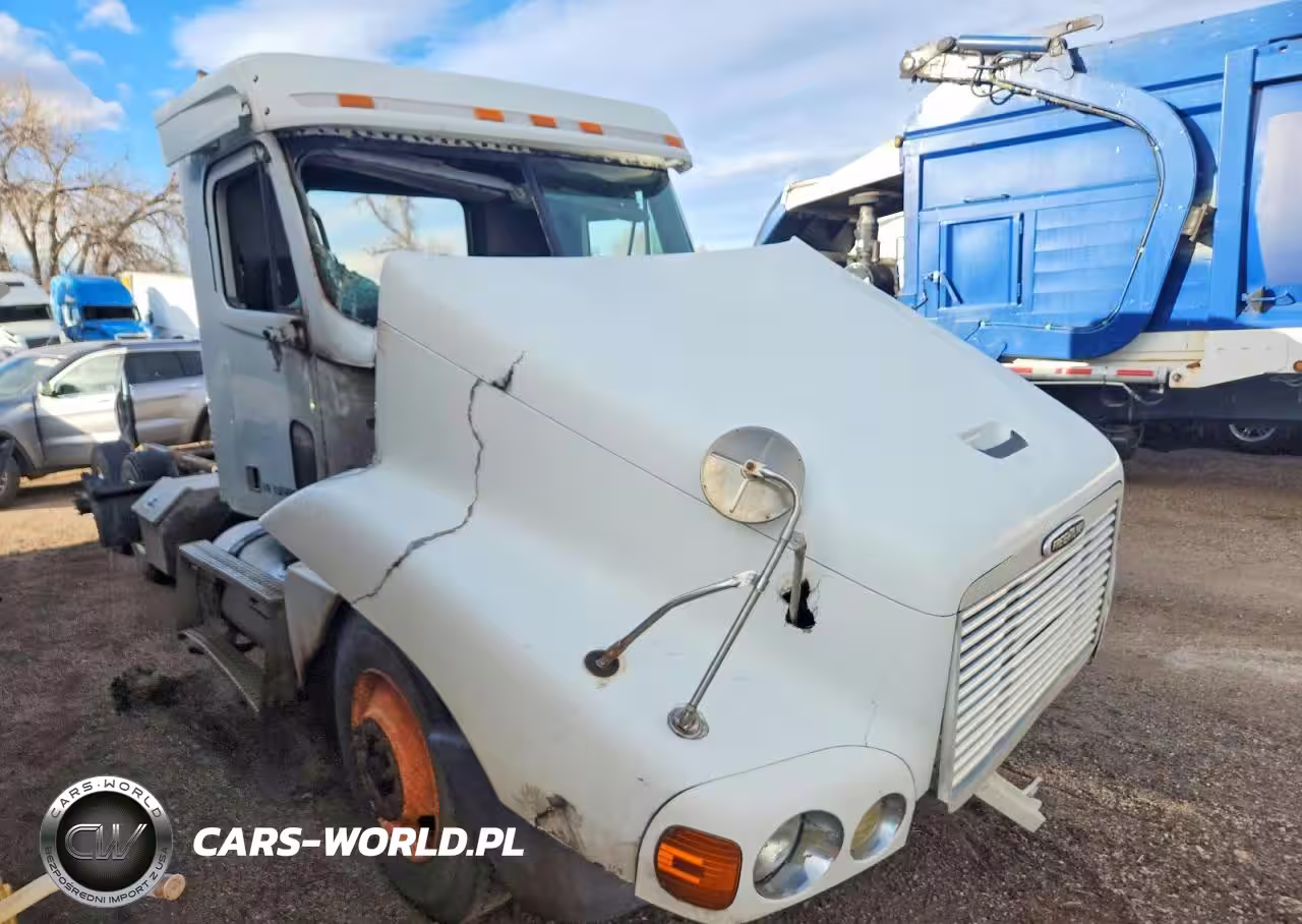 2000 Freightliner Conventional Truck Cab And Chassis – zdjęcie 1 z 10