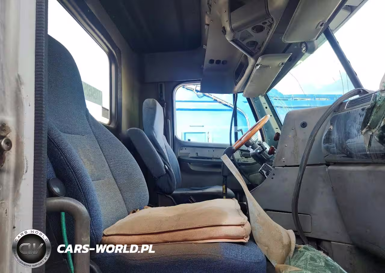 2000 Freightliner Conventional Truck Cab And Chassis VIN:1FUYSSEB5YLB74915 - 6