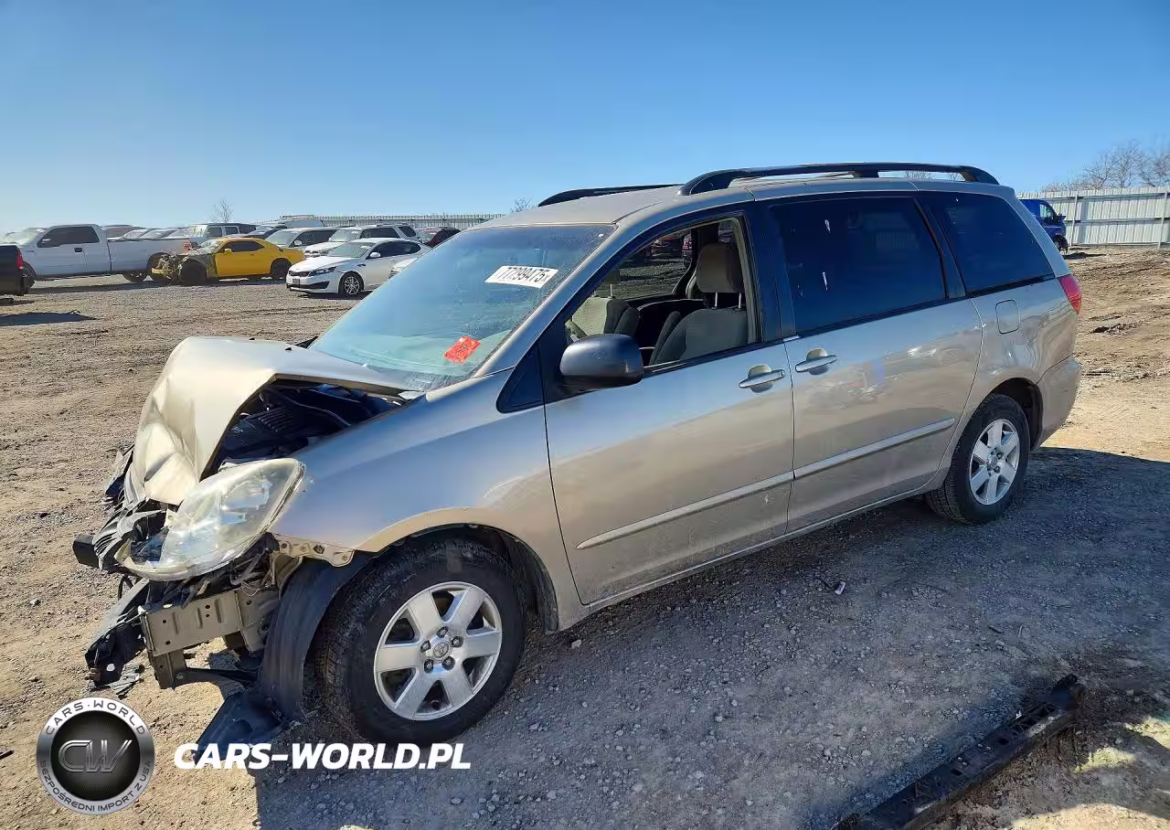 2010 Toyota Sienna Le 8-Passenger