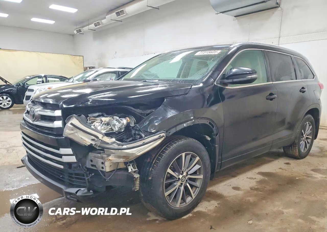 2017 Toyota Highlander Se
