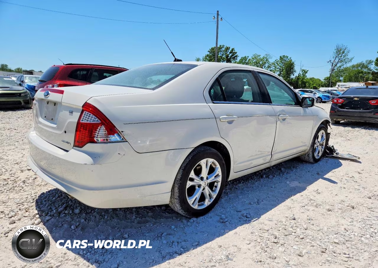 2012 Ford Fusion Se VIN:3FAHP0HG7CR440887 - 3