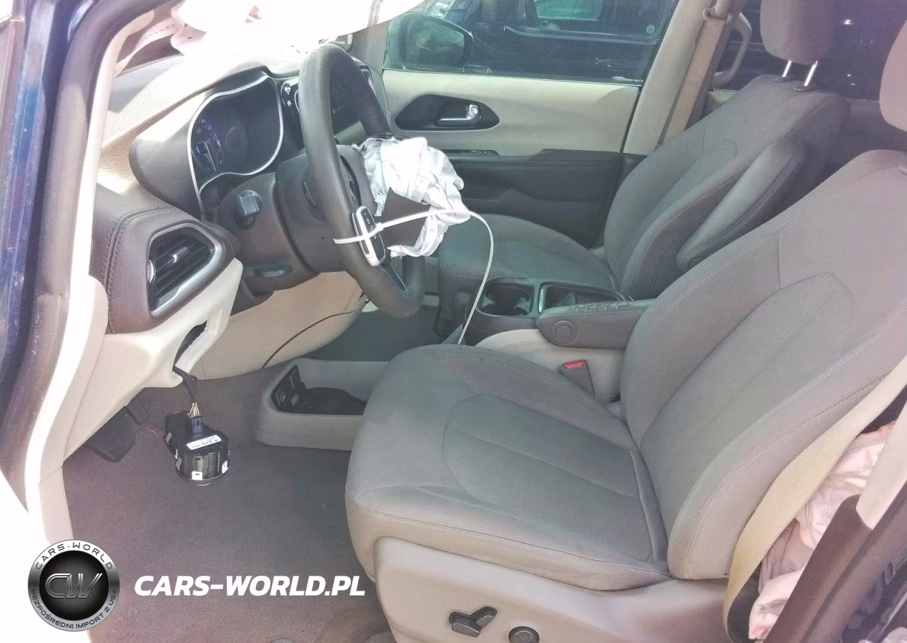 2021 Chrysler Pacifica Touring VIN:2C4RC1FG9MR598741 - 7