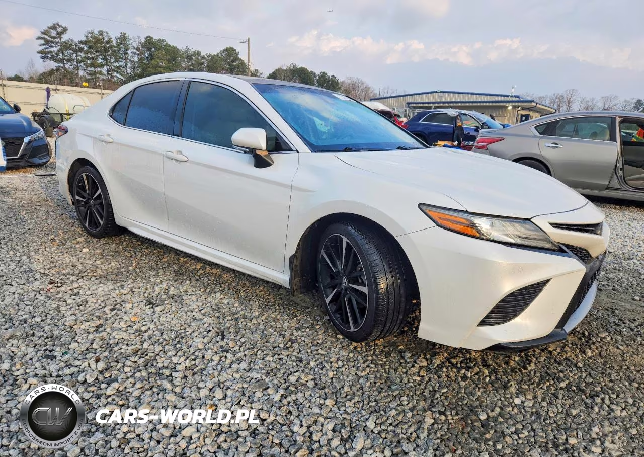 2018 Toyota Camry Xse V6 VIN:4T1BZ1HK0JU013685 - 4