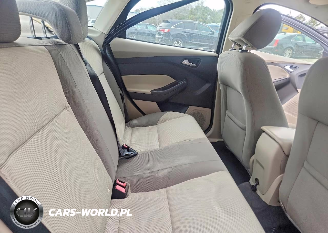 2014 Ford Focus Se VIN:1FADP3F26EL329529 - 10