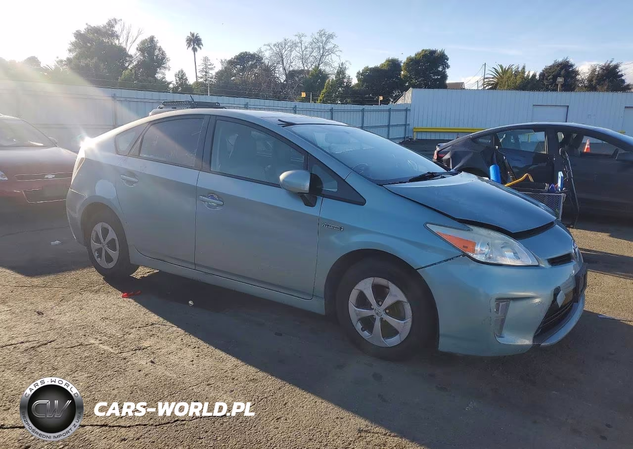 2014 Toyota Prius Four VIN:JTDKN3DU9E1823732 - 4