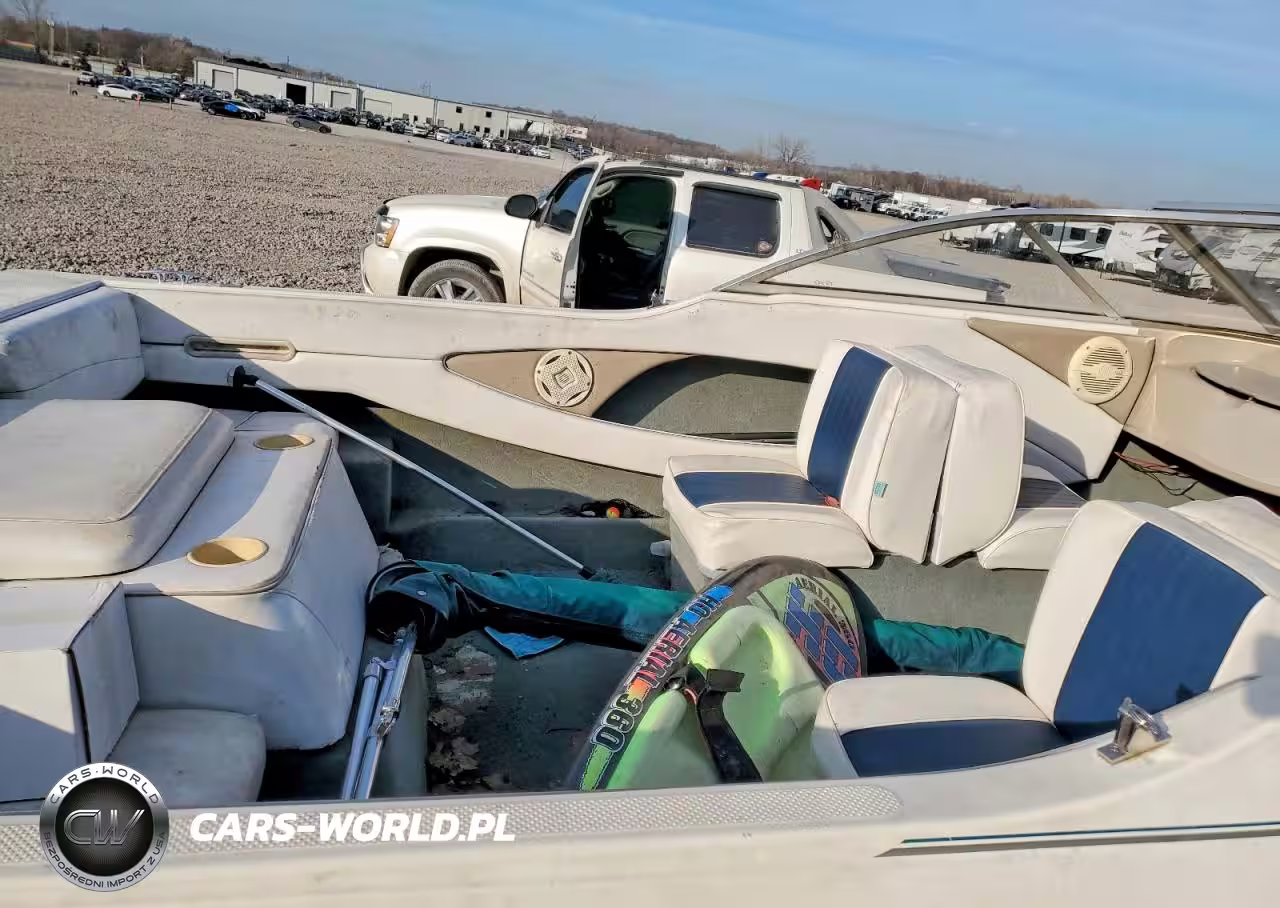 2000 Bayliner Boat VIN:BIYE54CLI900 - 6