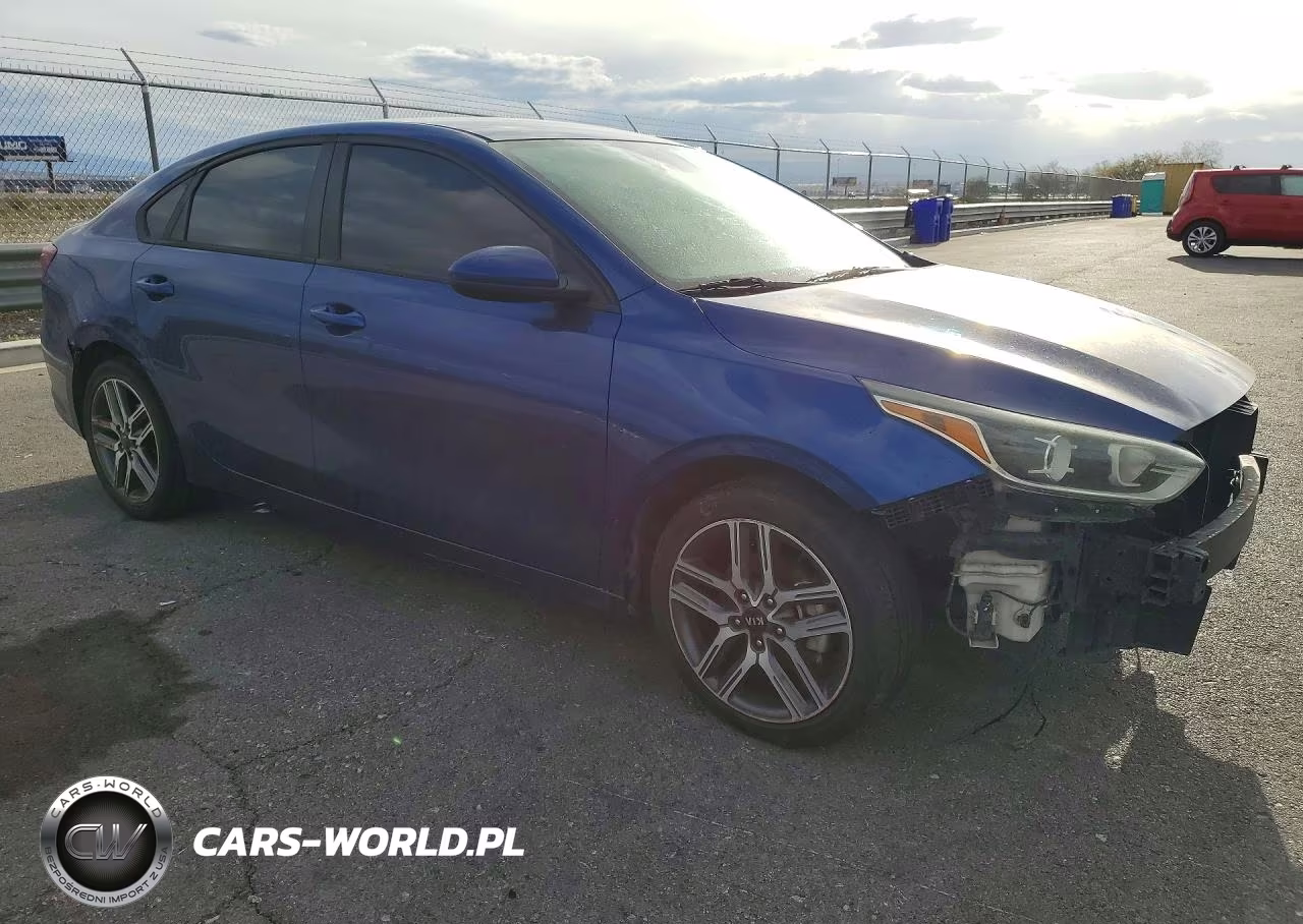 2019 Kia Forte Gt Line VIN:3KPF34AD1KE110141 - 4