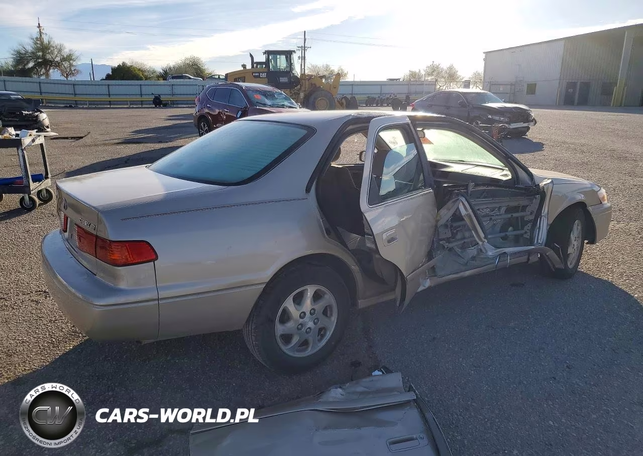 2000 Toyota Camry Le VIN:JT2BG22K8Y0451194 - 3