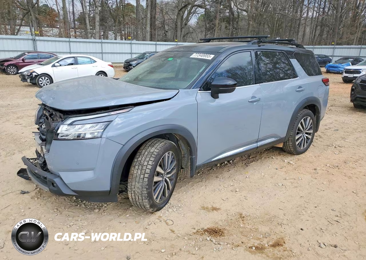 2022 Nissan Pathfinder Platinum – zdjęcie 1 z 13