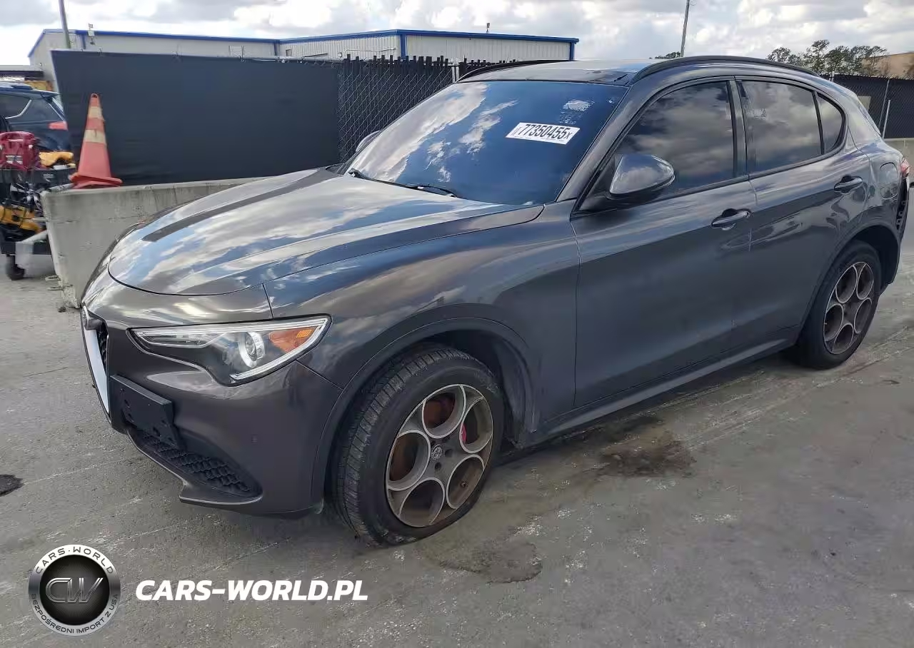 2018 Alfa Romeo Stelvio Sport