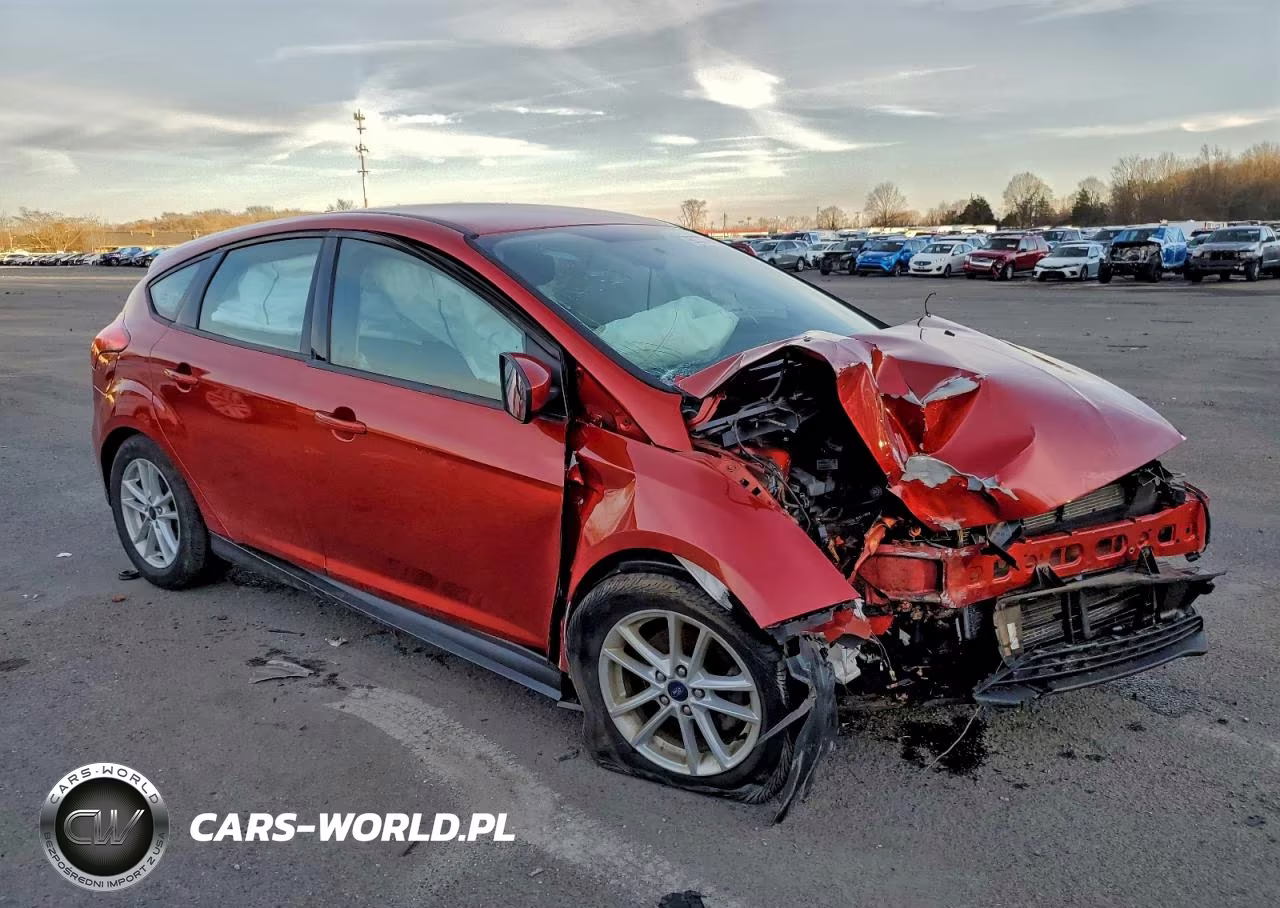 2018 Ford Focus Se VIN:1FADP3K23JL254899 - 4