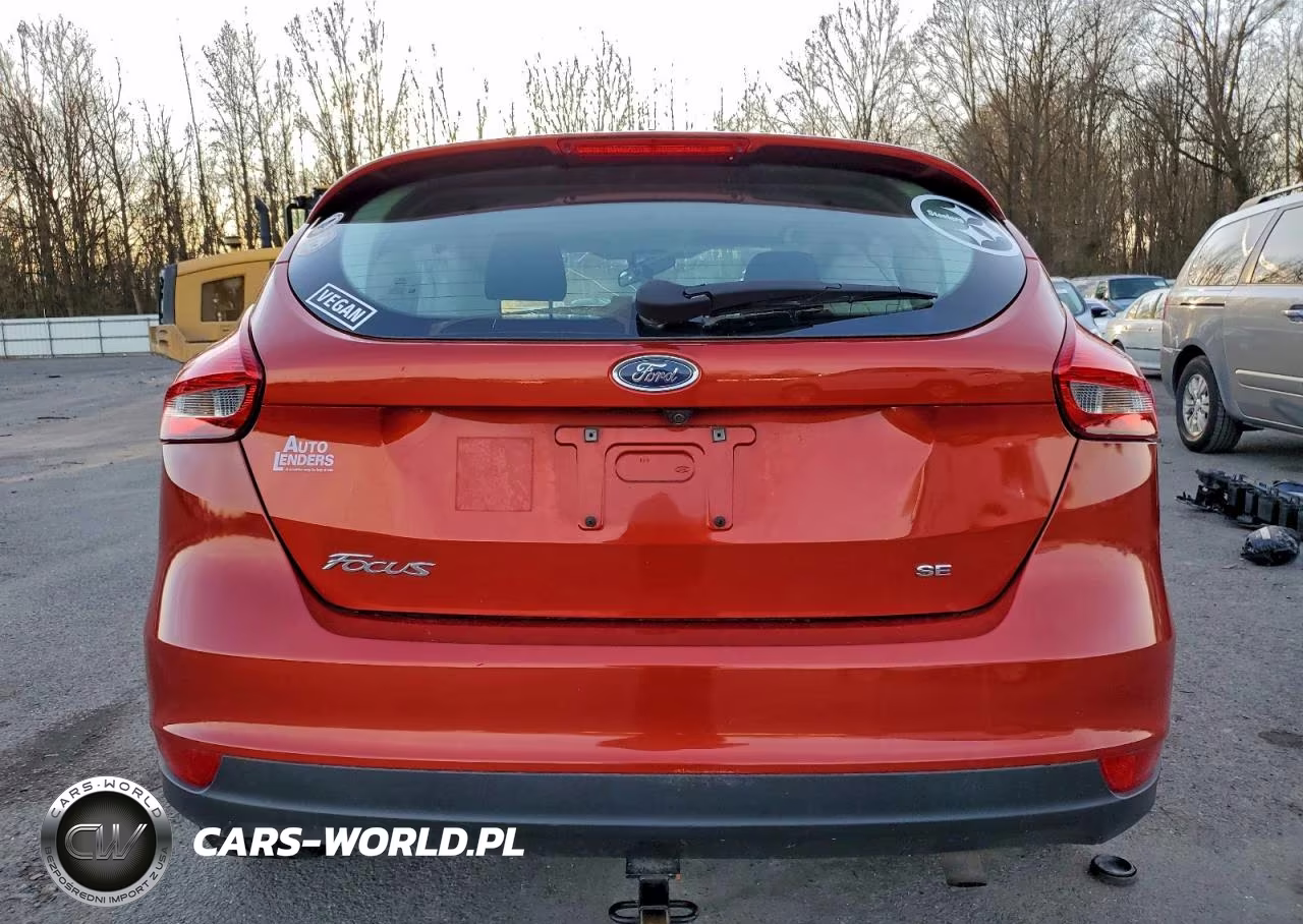 2018 Ford Focus Se VIN:1FADP3K23JL254899 - 6