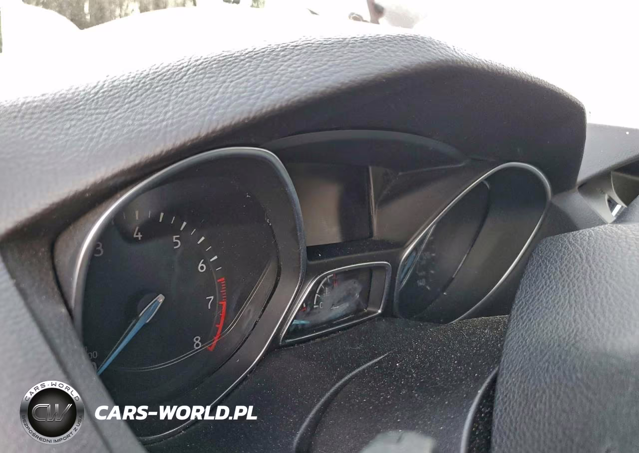 2018 Ford Focus Se VIN:1FADP3K23JL254899 - 9