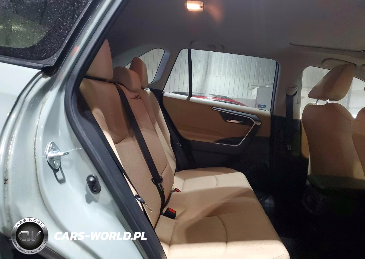 2021 Toyota Rav4 Xle VIN:JTMRWRFV1MD114911 - 11