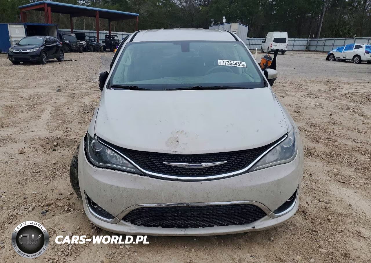 2017 Chrysler Pacifica Touring L VIN:2C4RC1BG0HR768254 - 5