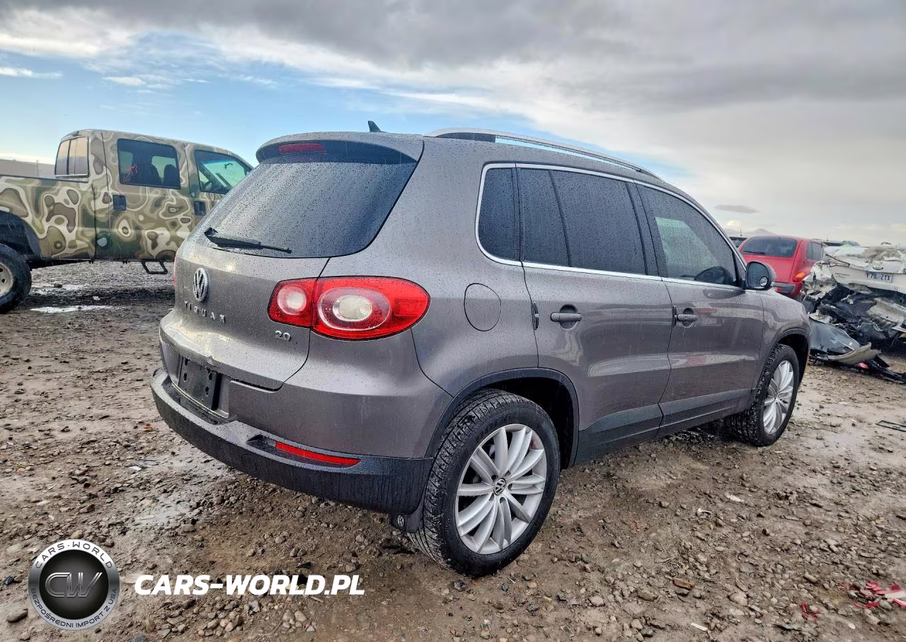 2011 Volkswagen Tiguan S VIN:WVGAV7AX4BW544071 - 3
