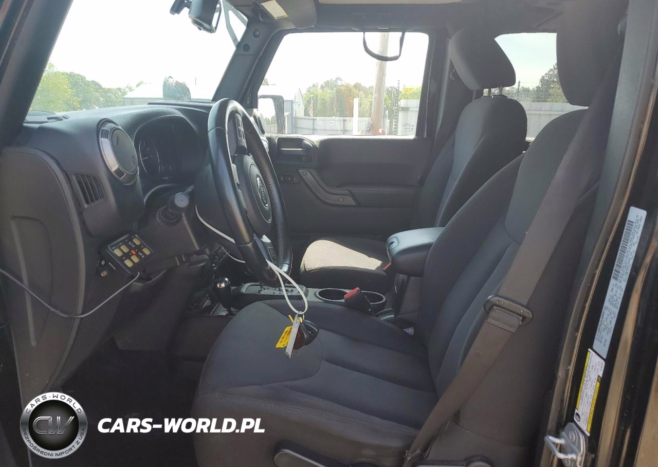 2015 Jeep Wrangler Unlimited Sport VIN:1C4BJWDG6FL556224 - 7