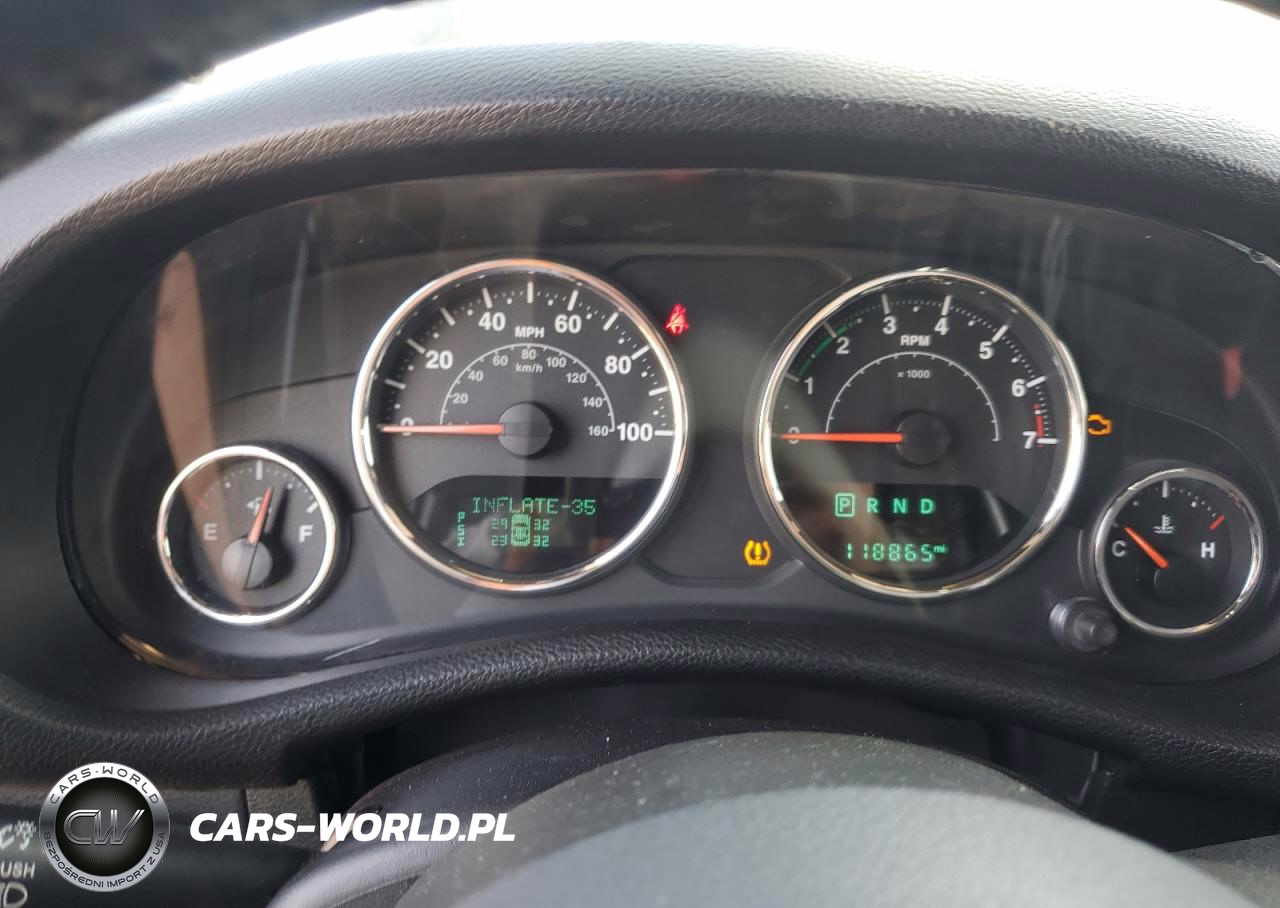 2015 Jeep Wrangler Unlimited Sport VIN:1C4BJWDG6FL556224 - 9