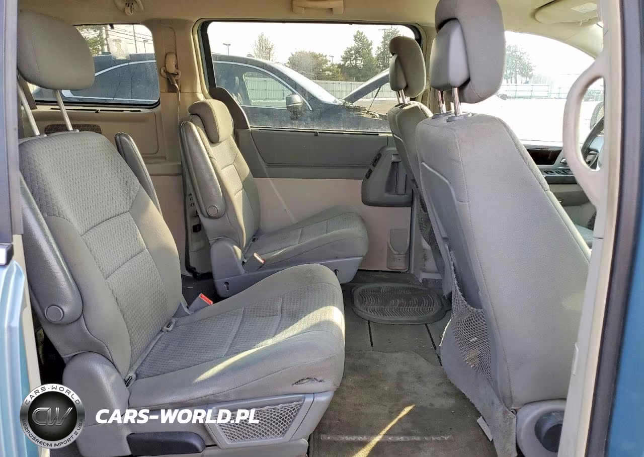 2010 Chrysler Town & Country Touring VIN:2A4RR5D12AR294063 - 11