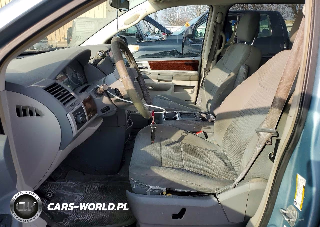 2010 Chrysler Town & Country Touring VIN:2A4RR5D12AR294063 - 7