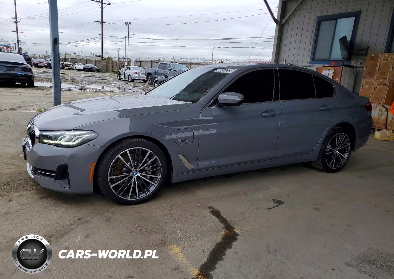 2022 BMW 530E