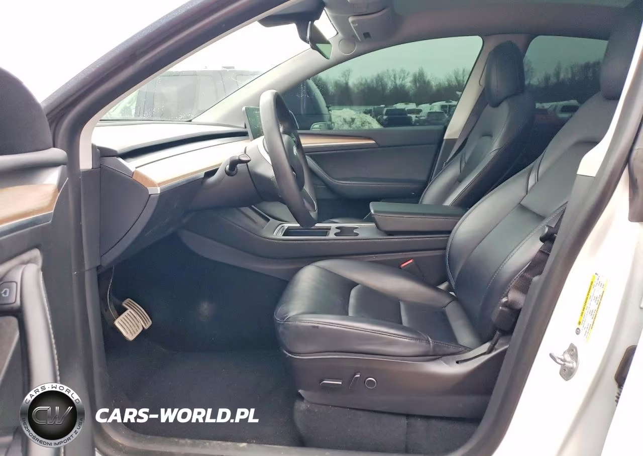 2023 Tesla Model Y VIN:7SAYGDEF1PF596740 - 7