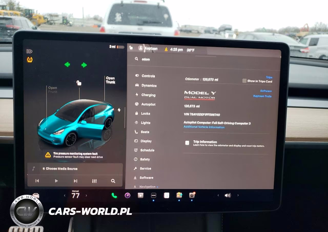2023 Tesla Model Y VIN:7SAYGDEF1PF596740 - 9
