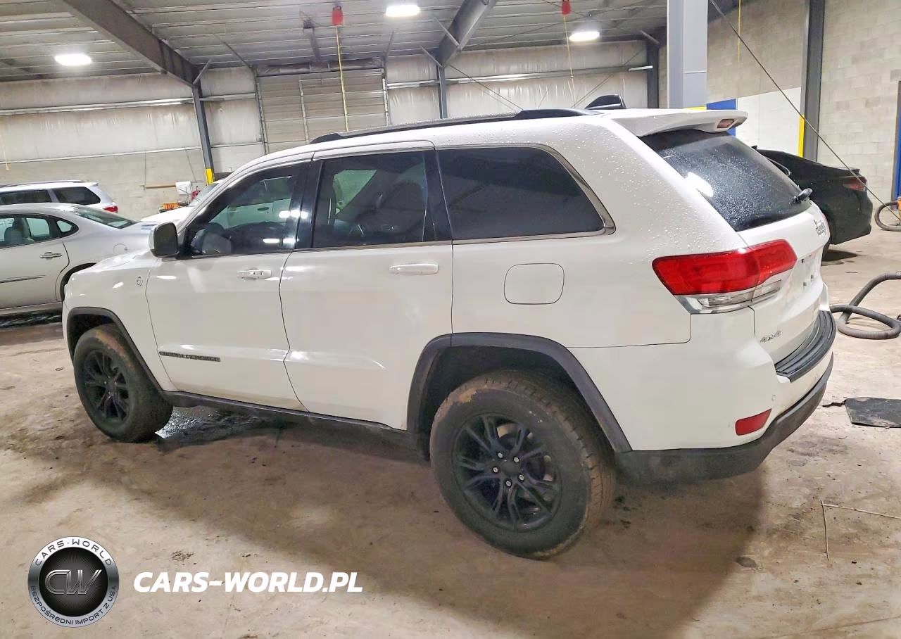 2017 Jeep Grand Cherokee Laredo VIN:1C4RJFAG9HC840307 - 2