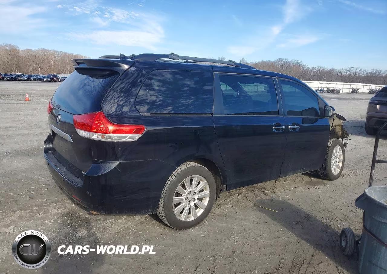 2014 Toyota Sienna VIN:5TDDK3DC5ES088405 - 3