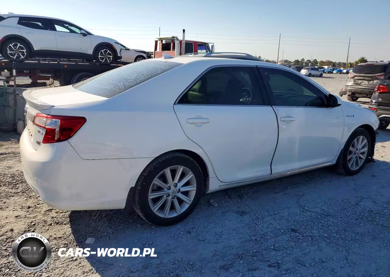 2014 Toyota Camry Hybrid VIN:4T1BD1FK5EU103194 - 3