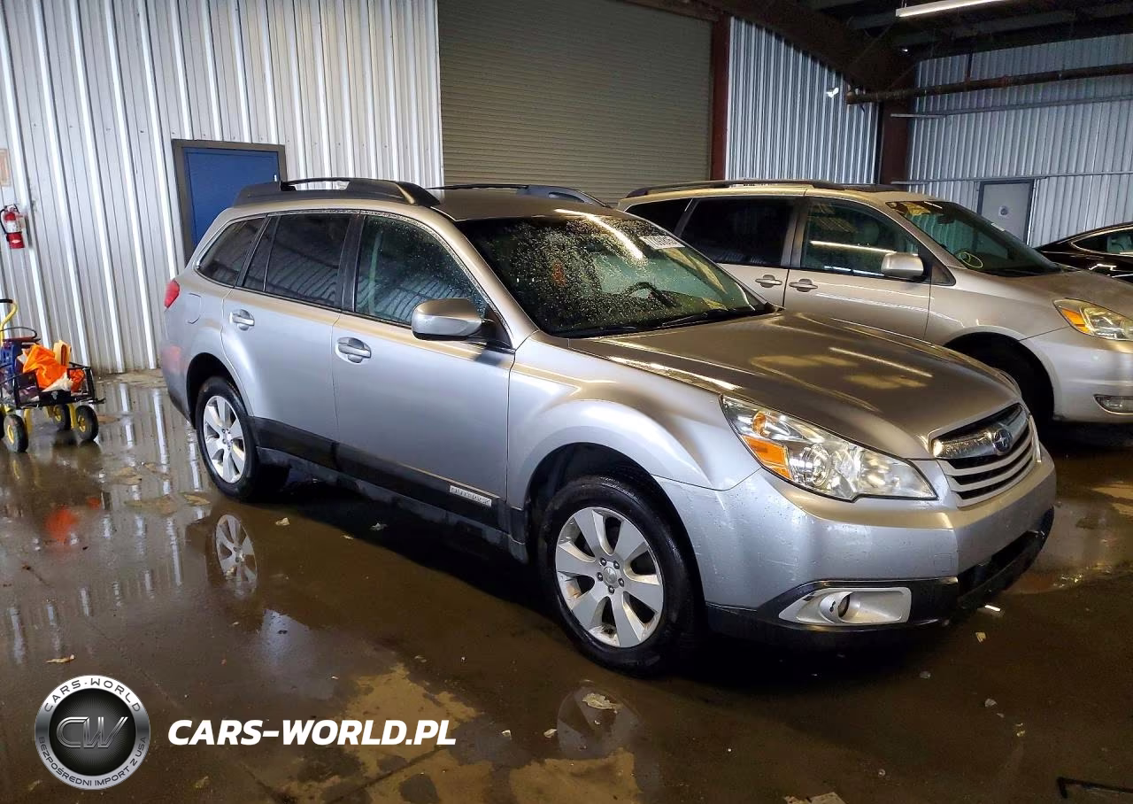 2010 Subaru Outback 2.5I Premium VIN:4S4BRBCC6A3370512 - 4