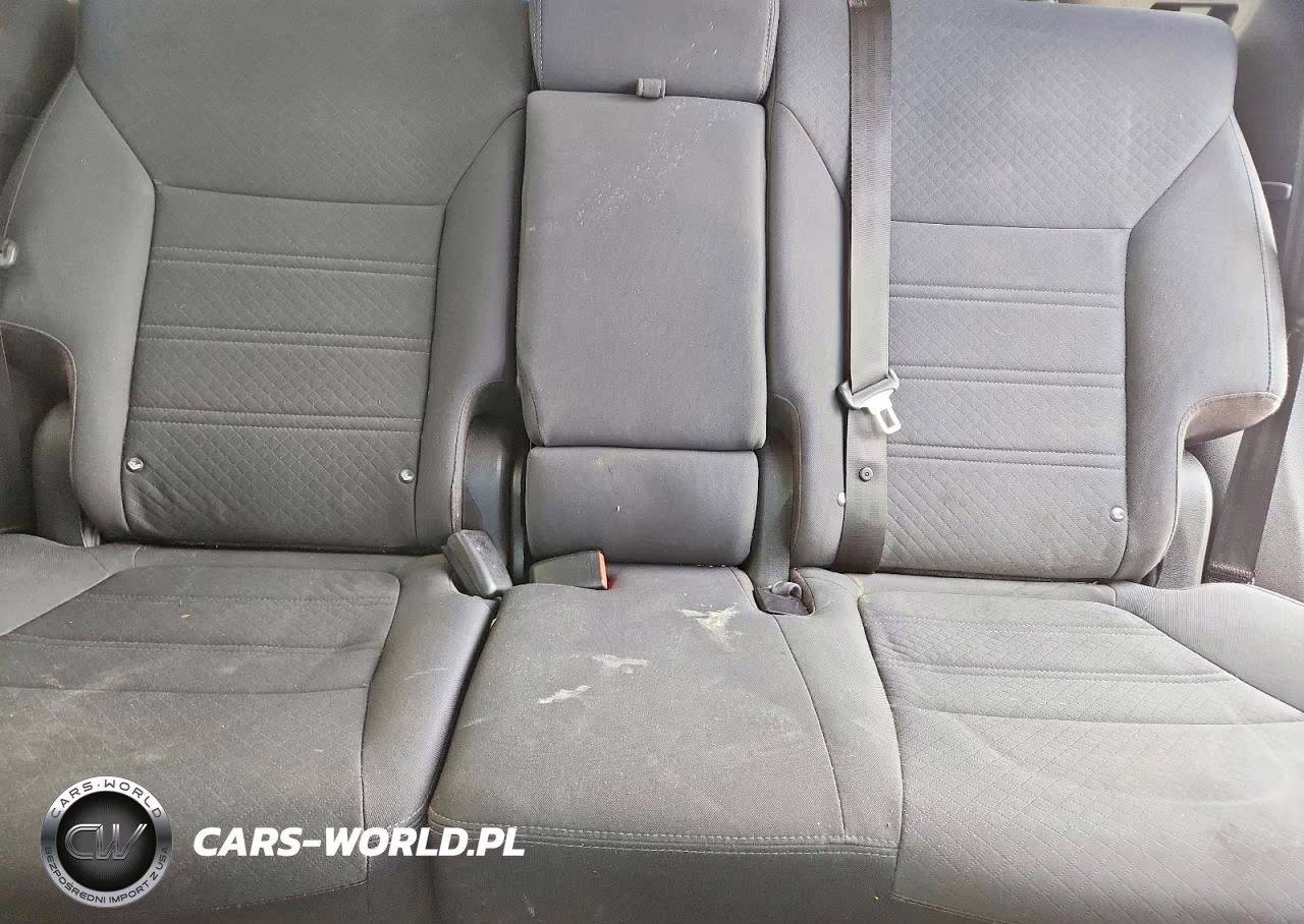 2019 Kia Sorento L VIN:5XYPGDA31KG560455 - 10