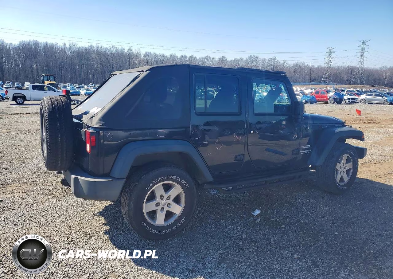 2015 Jeep Wrangler Unlimited Sport VIN:1C4BJWDG4FL761461 - 3