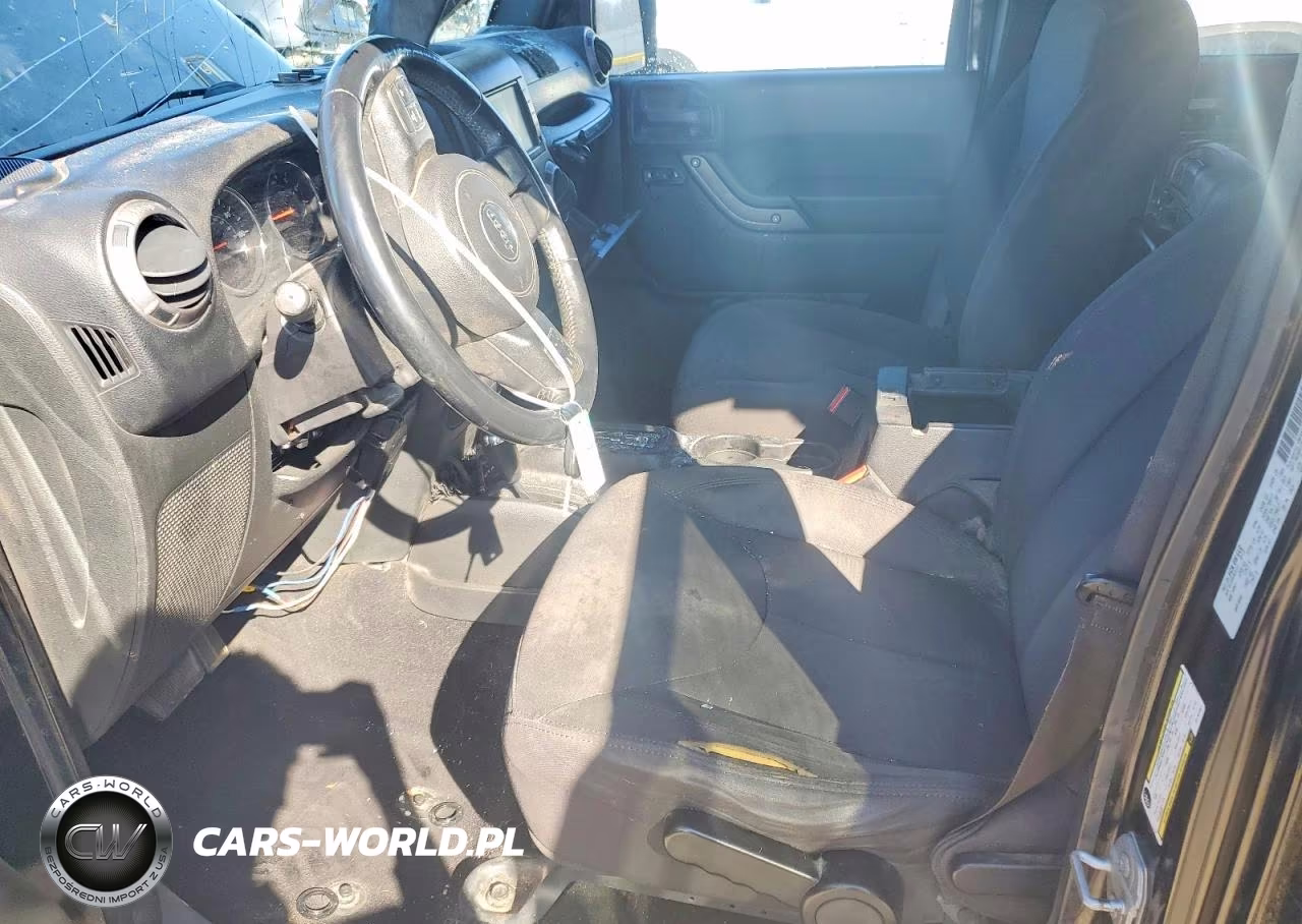 2015 Jeep Wrangler Unlimited Sport VIN:1C4BJWDG4FL761461 - 7