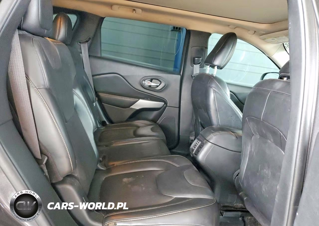 2018 Jeep Cherokee Latitude Plus VIN:1C4PJMLB1JD599470 - 11