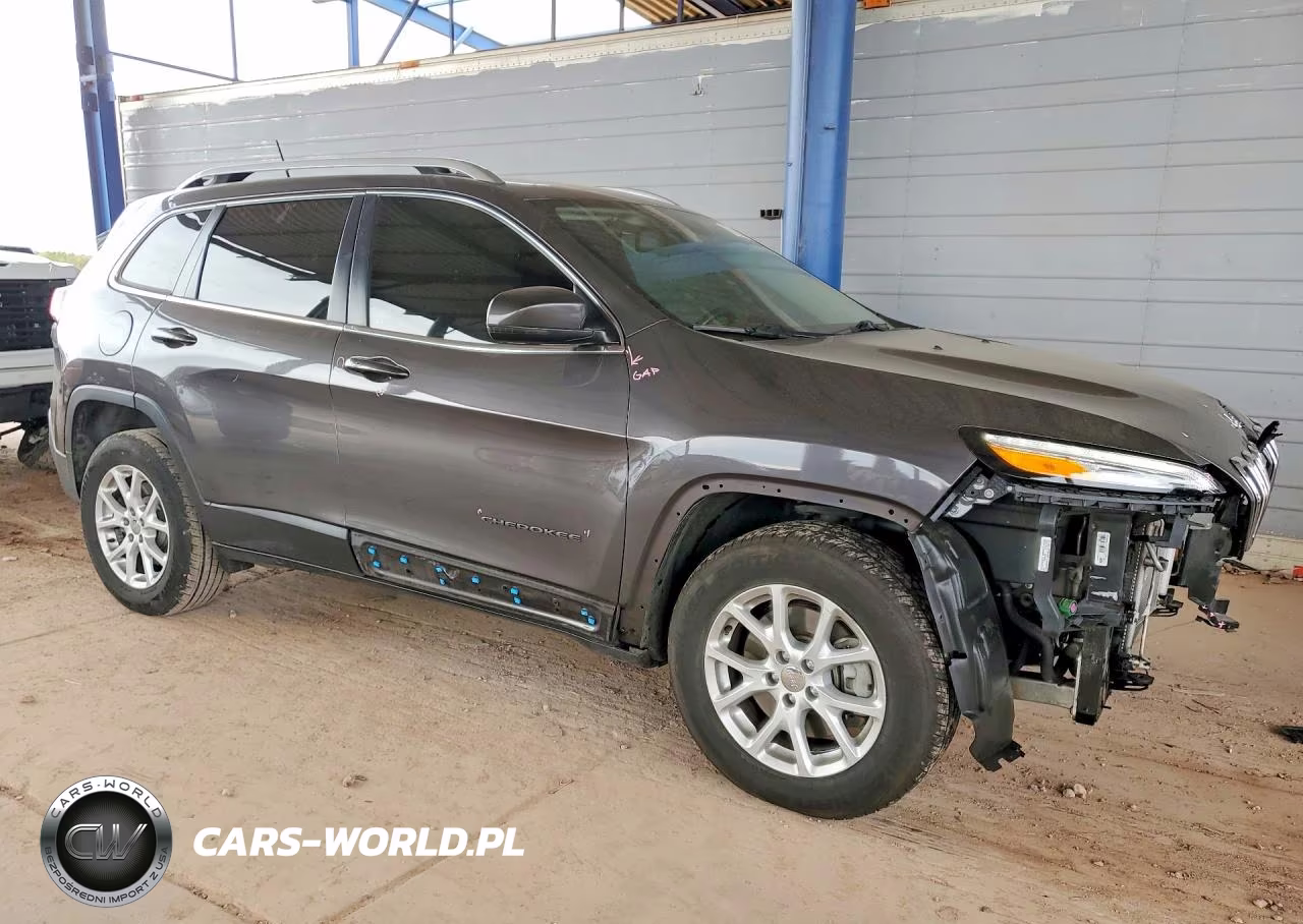 2018 Jeep Cherokee Latitude Plus VIN:1C4PJMLB1JD599470 - 4
