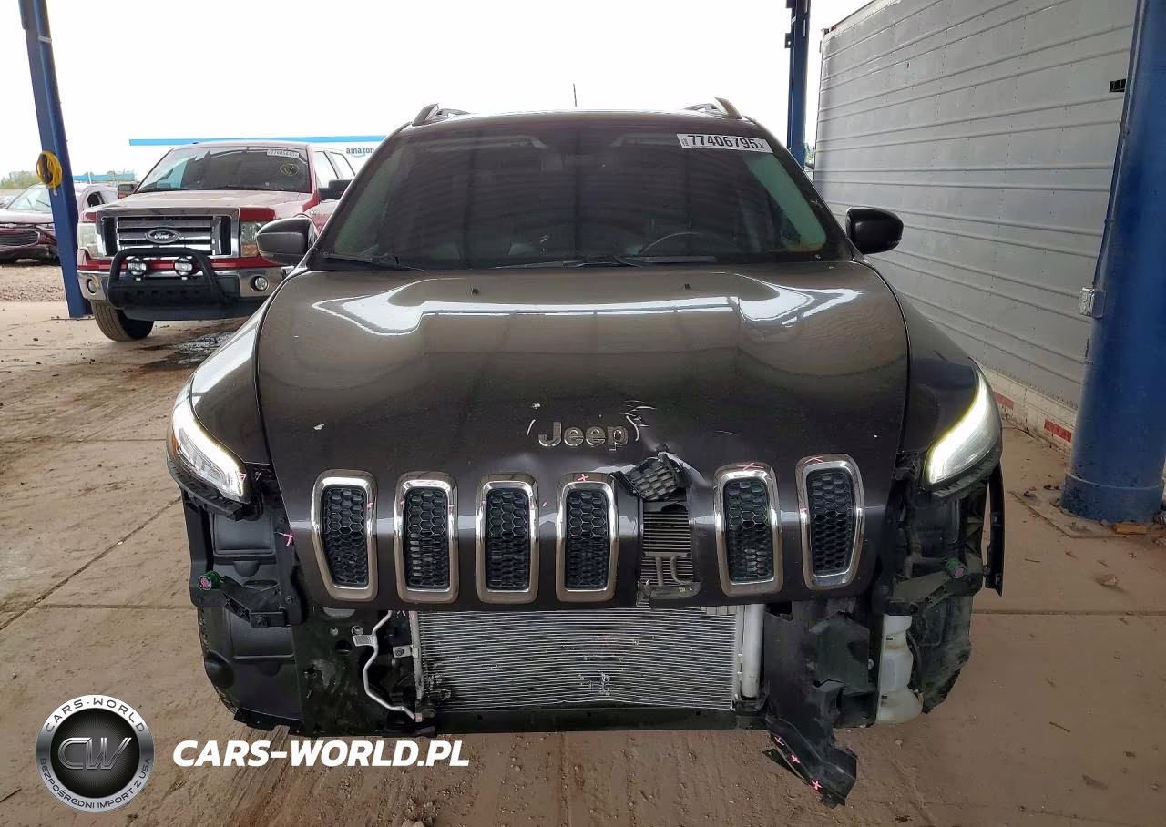2018 Jeep Cherokee Latitude Plus VIN:1C4PJMLB1JD599470 - 5