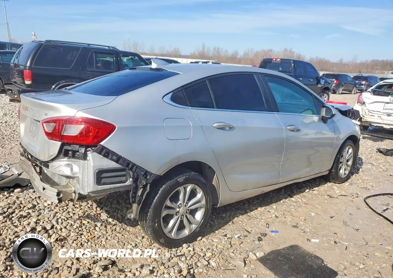 2019 Chevrolet Cruze Lt VIN:1G1BE5SM6K7145022 - 3