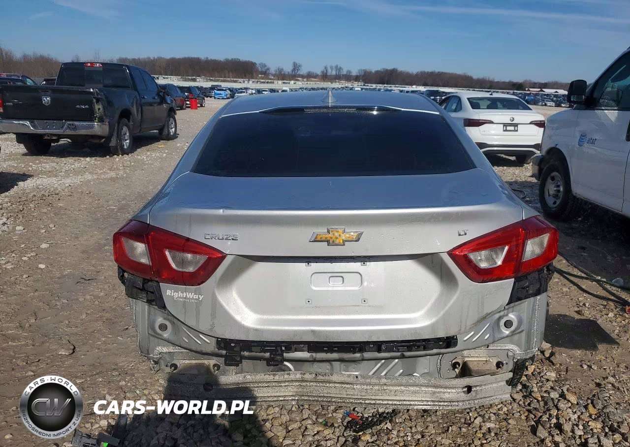 2019 Chevrolet Cruze Lt VIN:1G1BE5SM6K7145022 - 6